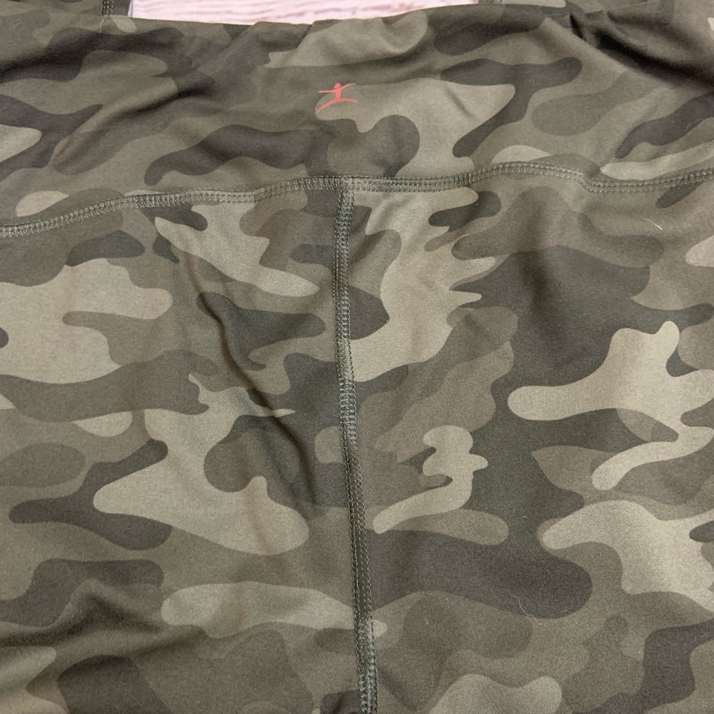 Danskin Camo Leggings - Picture 2 of 6
